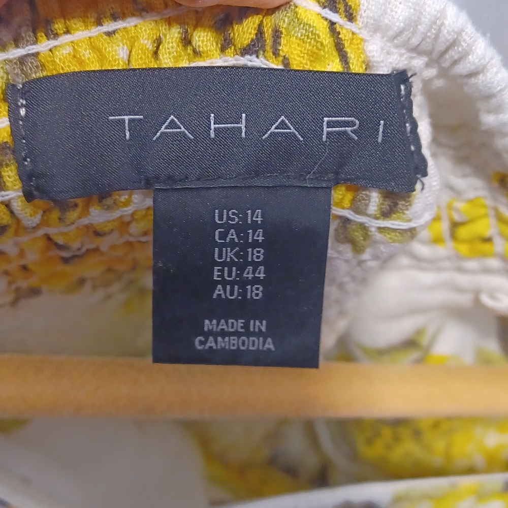 Tahari Linen Pineapple Print Strapless Dress - Picture 7 of 7
